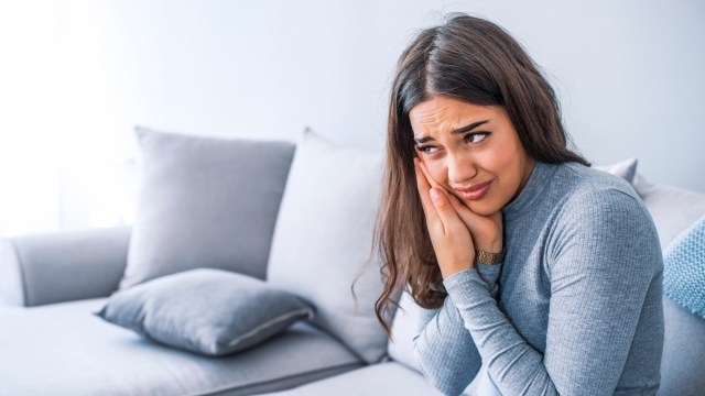 Stop teeth whitening pain